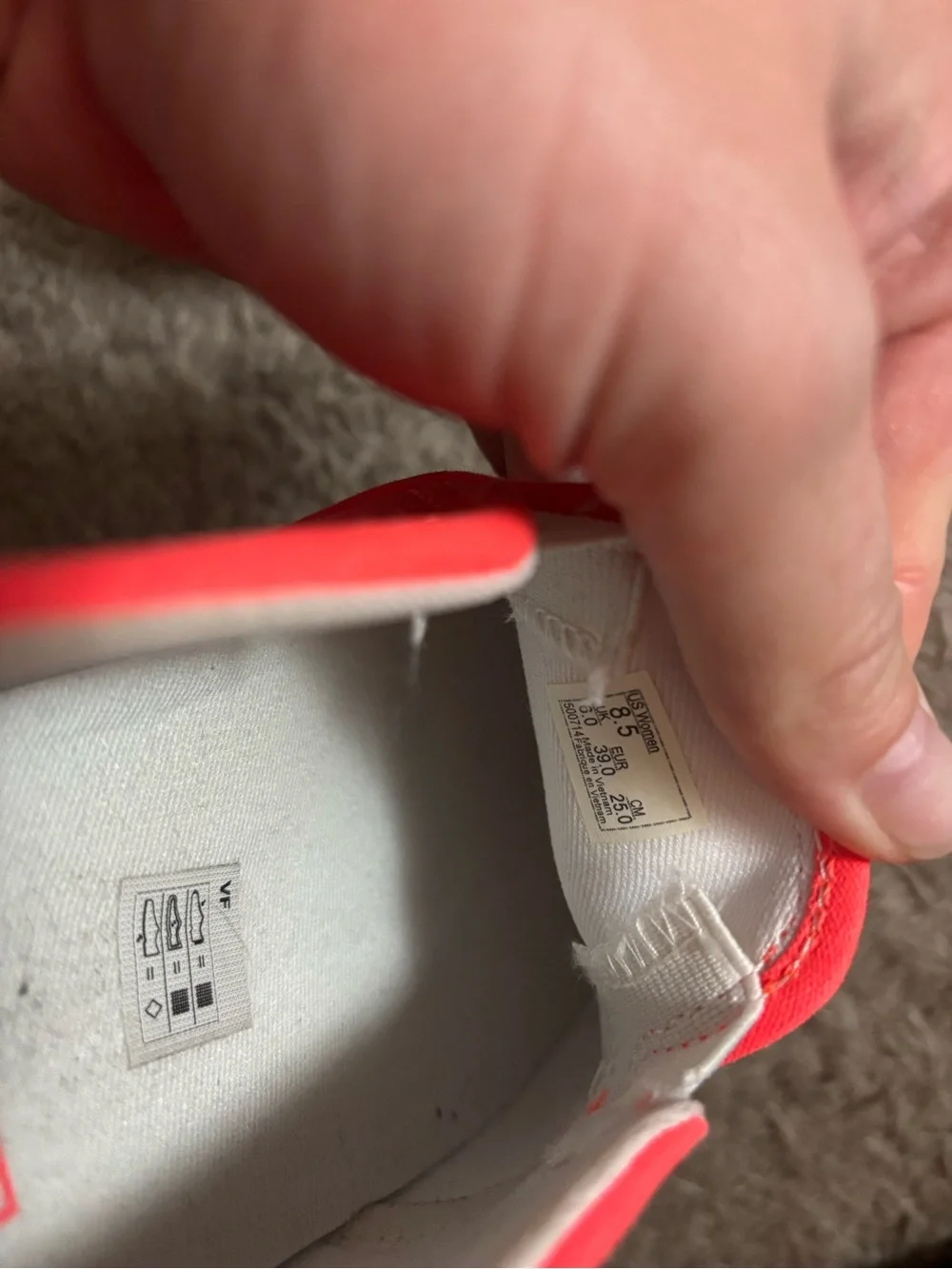 Vans - Picture 3 of 4